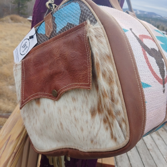 🎁Rug tooled leather duffel bag western tribal New - Picture 14 of 16